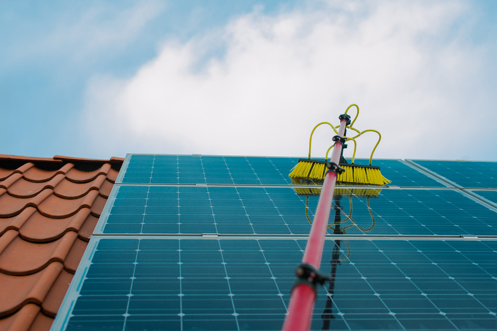 How long do residential solar panels last
