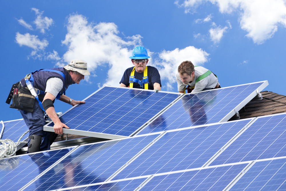 How long do residential solar panels last
