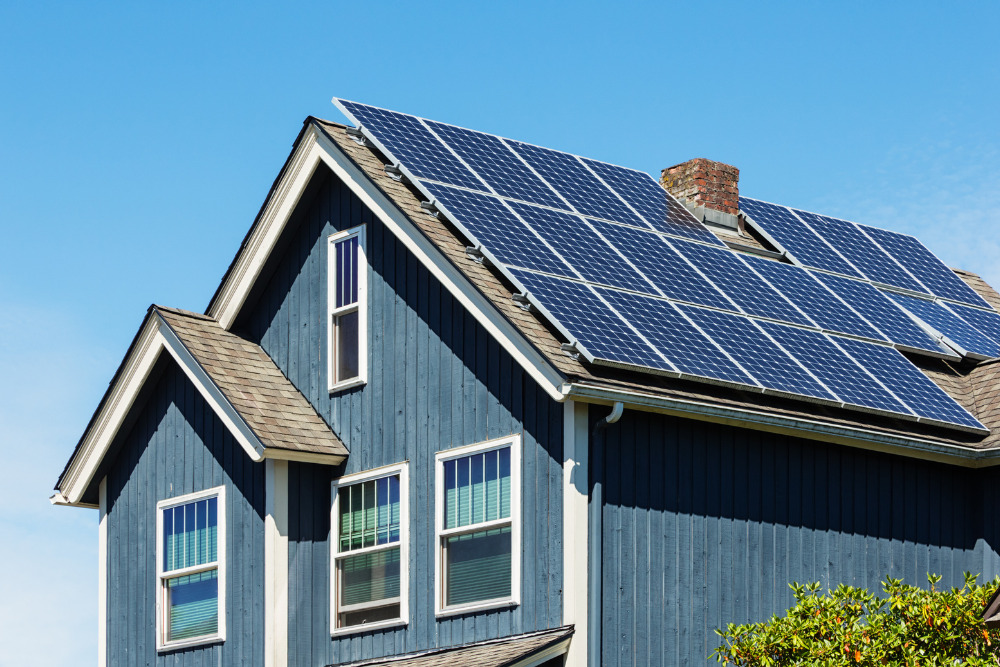 How much do residential solar panels weigh
